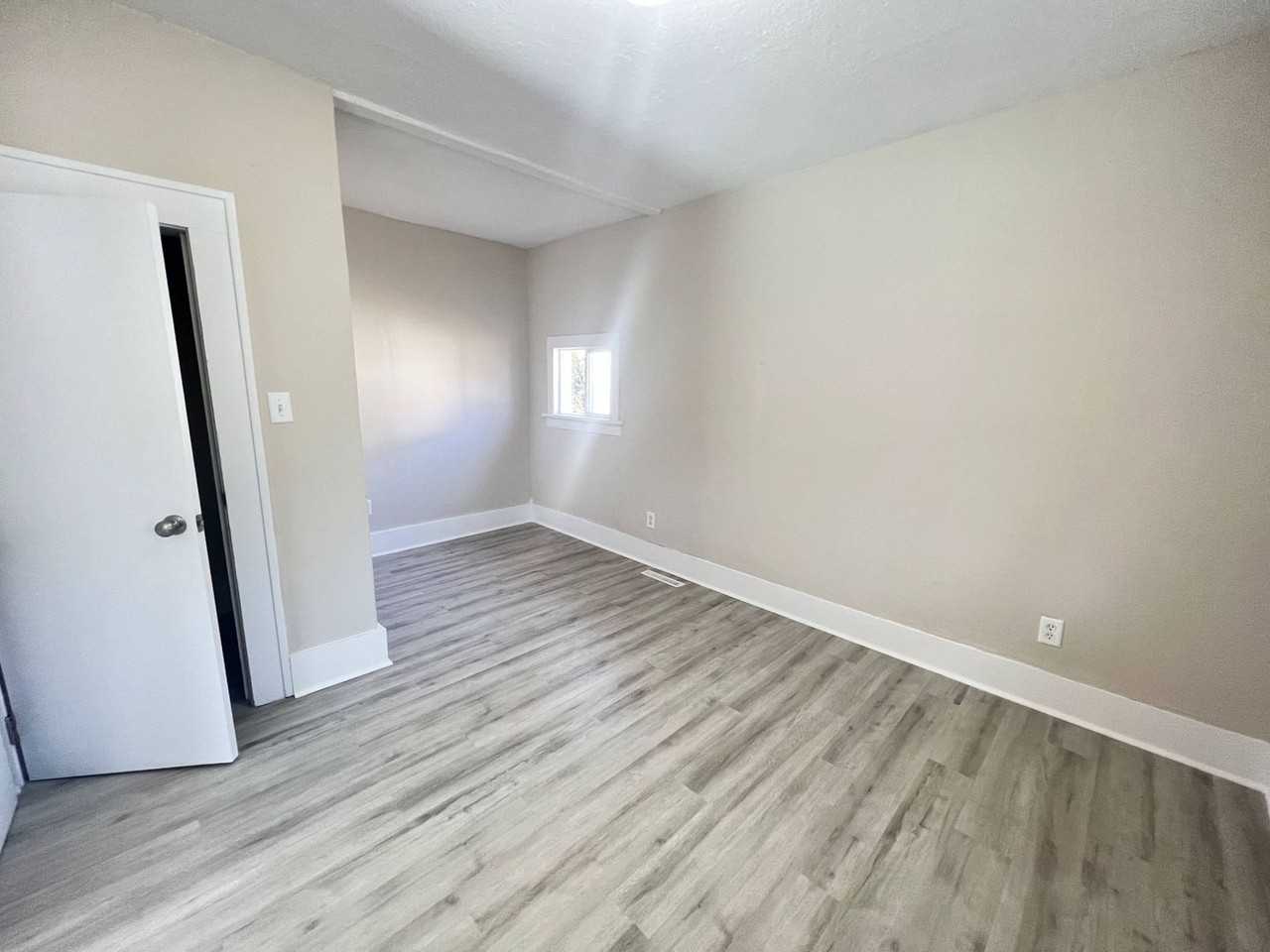 539 S Fort Ave - Photo 6 of 16