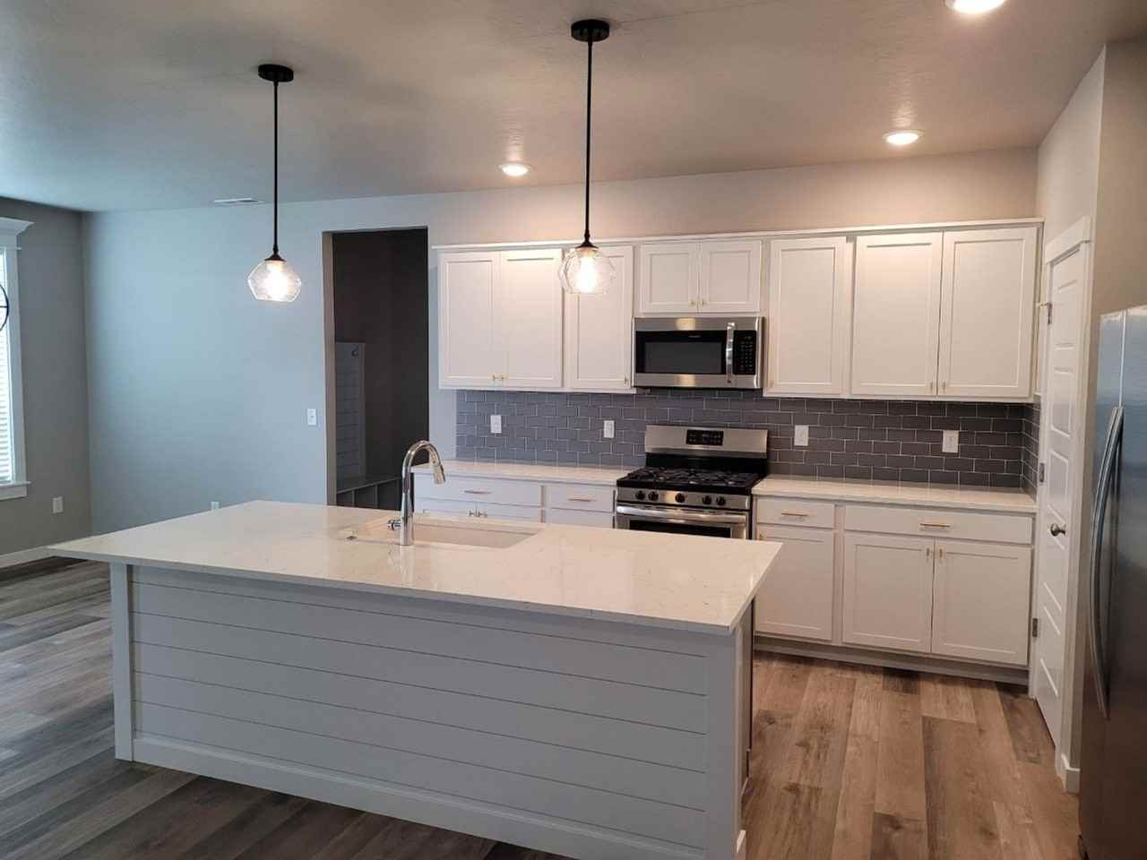 1217 W Davenport St - Photo 3 of 19