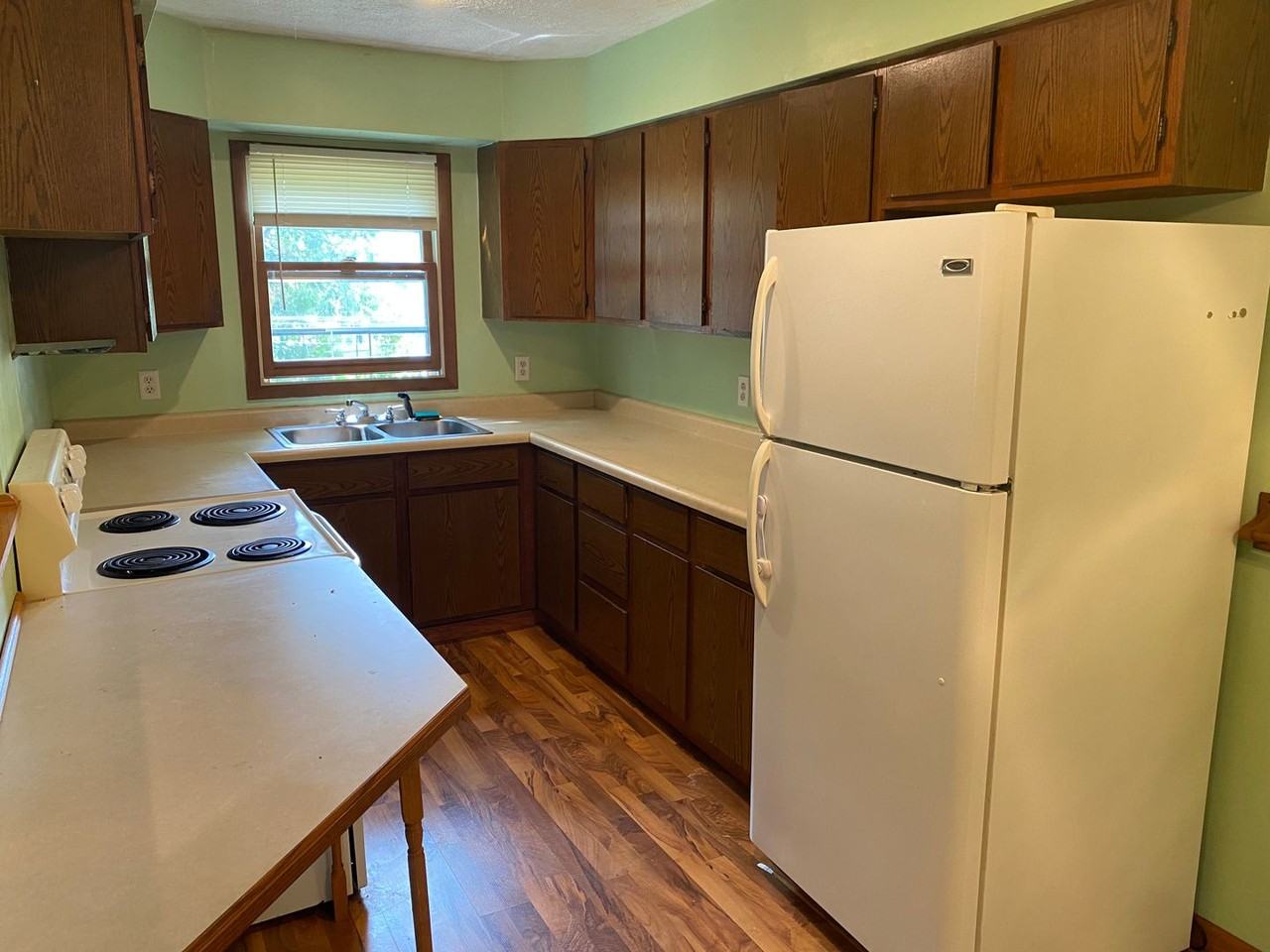 308 Hendricks St - Photo 2 of 15