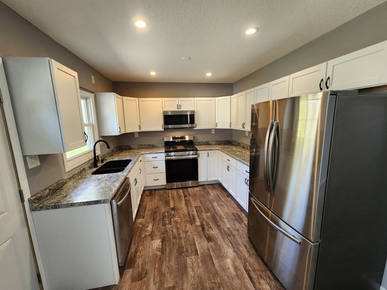 2424 Telegraph Rd - Photo 2 of 27