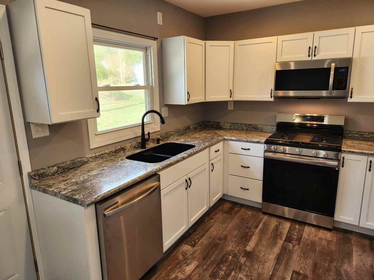 2424 Telegraph Rd - Photo 3 of 27