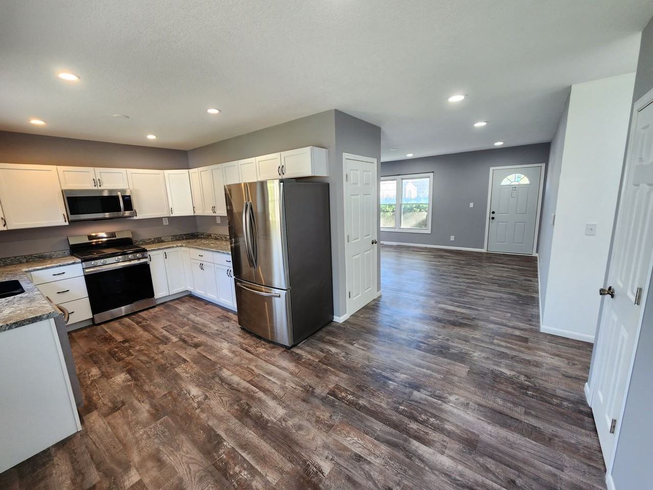 2424 Telegraph Rd - Photo 6 of 27