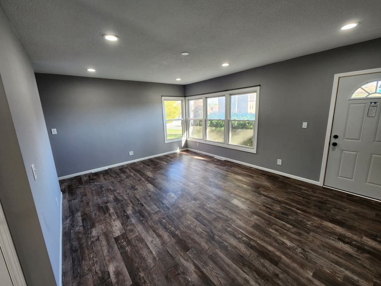 2424 Telegraph Rd - Photo 7 of 27