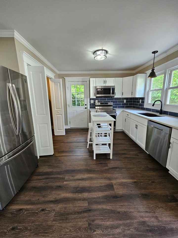 16 White Oak St - Photo 3 of 13