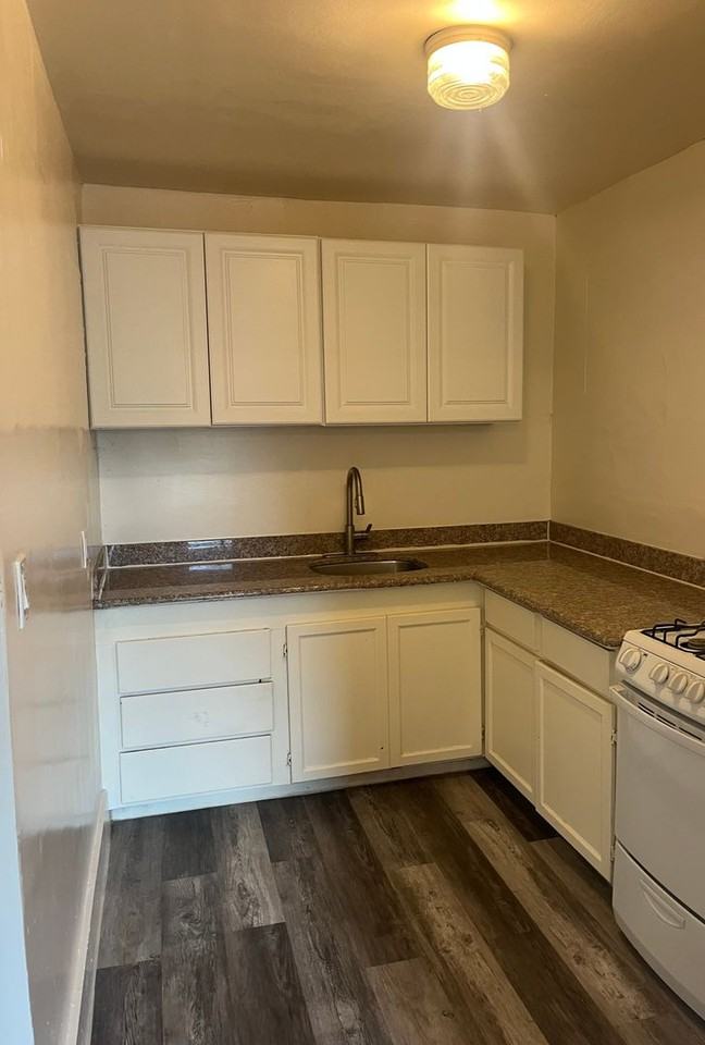 1516 F St - Photo 2 of 4