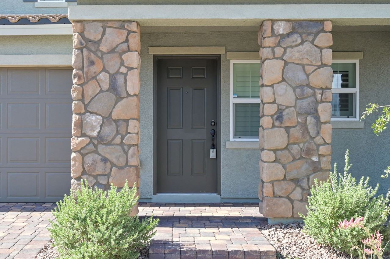 9792 Newcastle Spring Ave - Photo 3 of 50