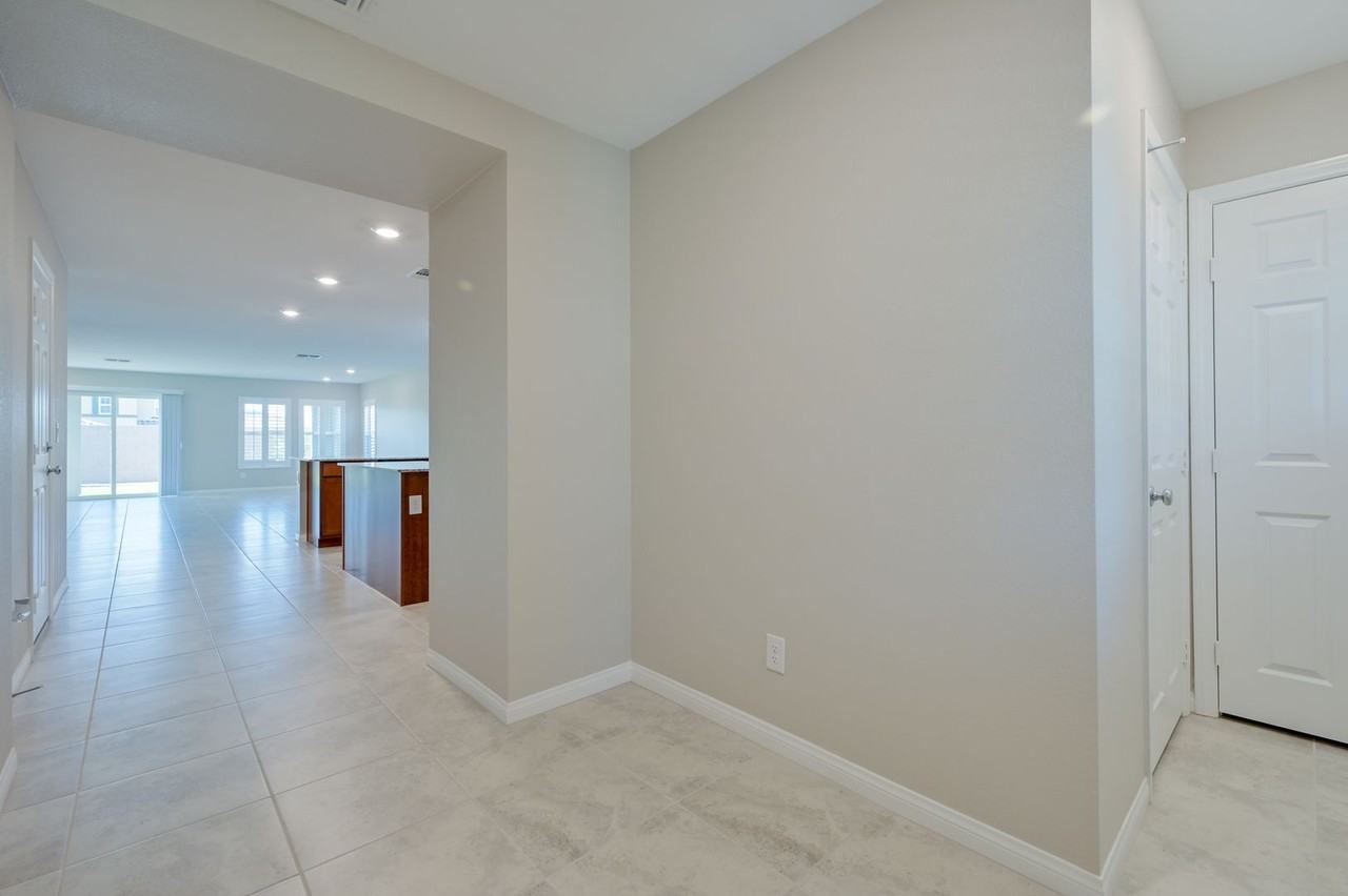 9792 Newcastle Spring Ave - Photo 6 of 50