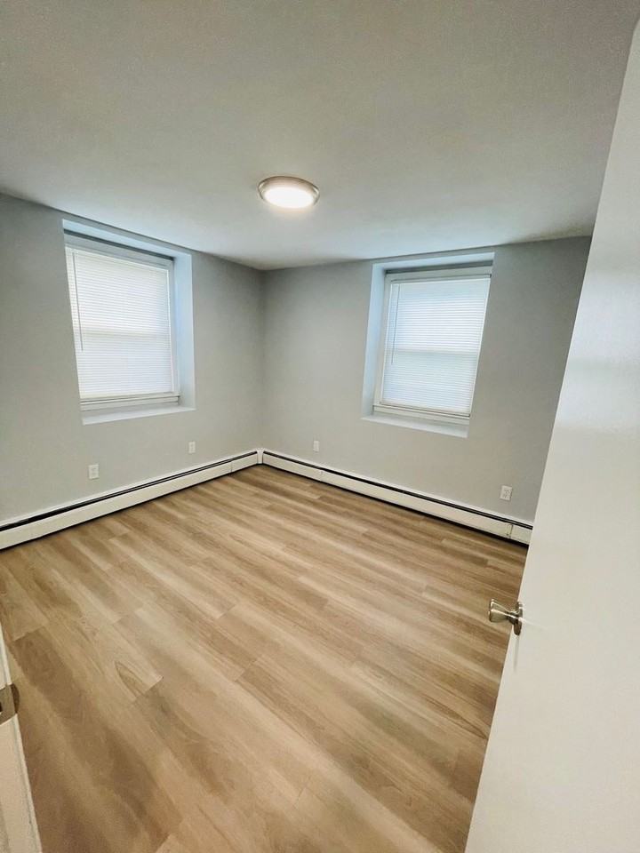 153 West Boylston St. - Photo 6 of 10
