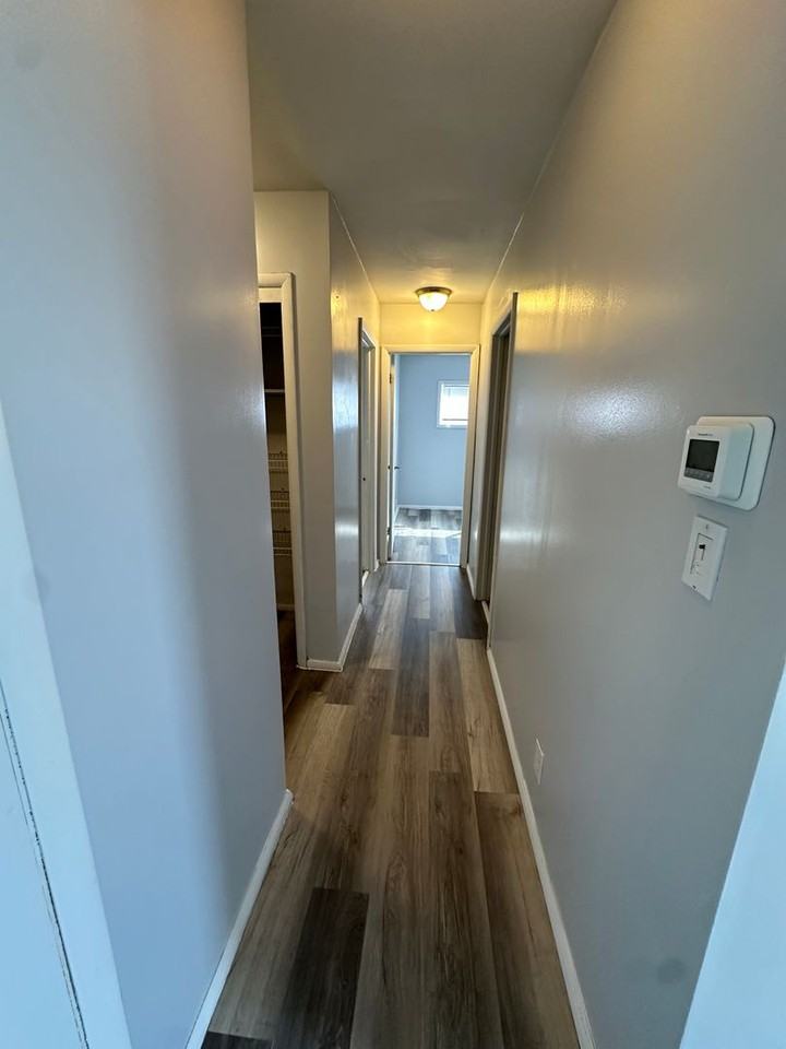 11121 Blue Ridge Blvd - Photo 3 of 11