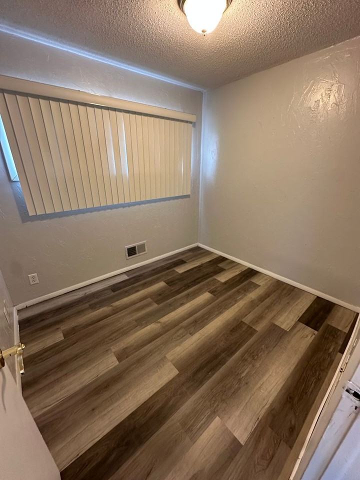 11121 Blue Ridge Blvd - Photo 4 of 11