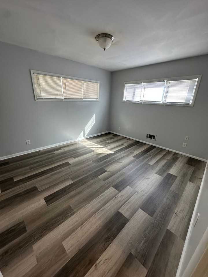 11121 Blue Ridge Blvd - Photo 6 of 11