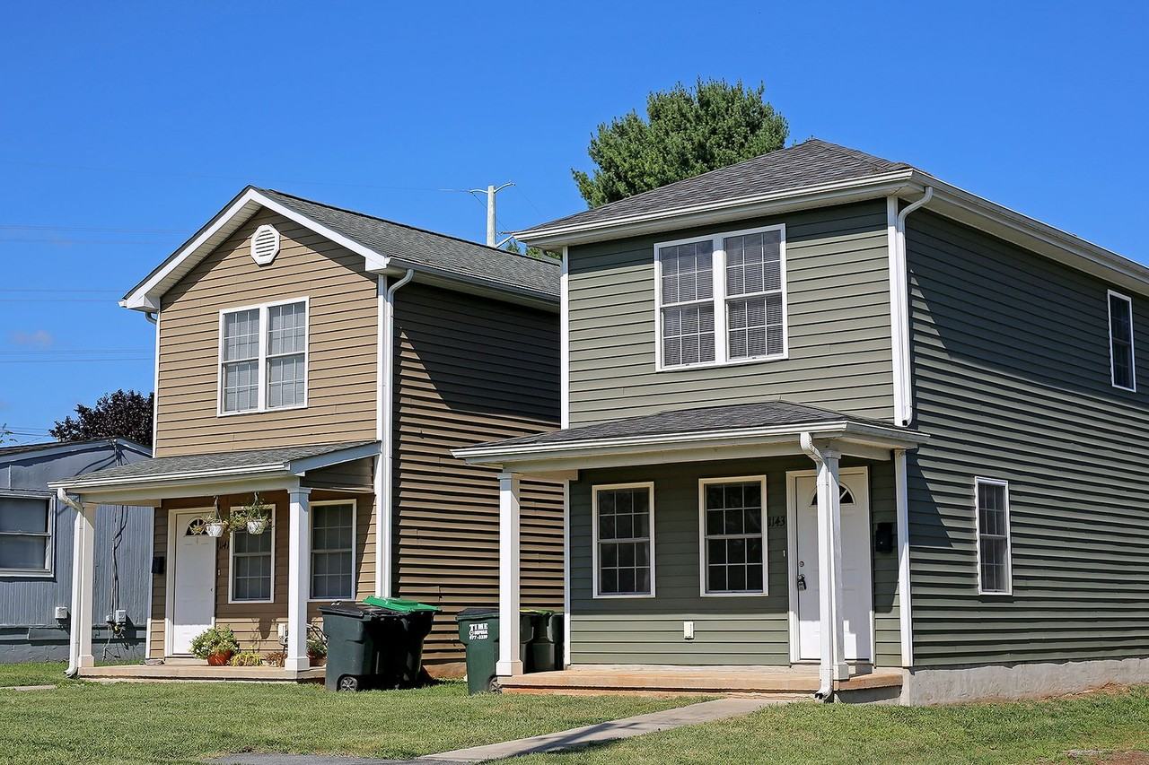 1141 Saint Clair Ave - Photo 2 of 16