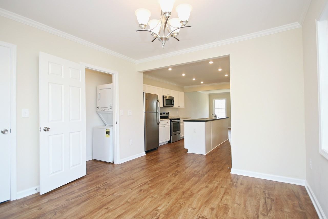 1141 Saint Clair Ave - Photo 7 of 16