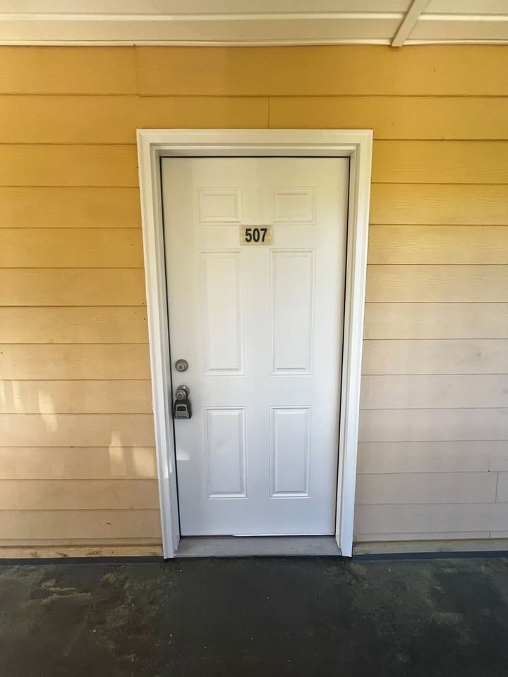 4243 Villas Dr - Photo 4 of 21