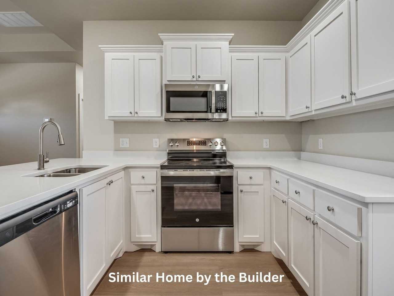 115 Sterling Dr - Photo 3 of 37