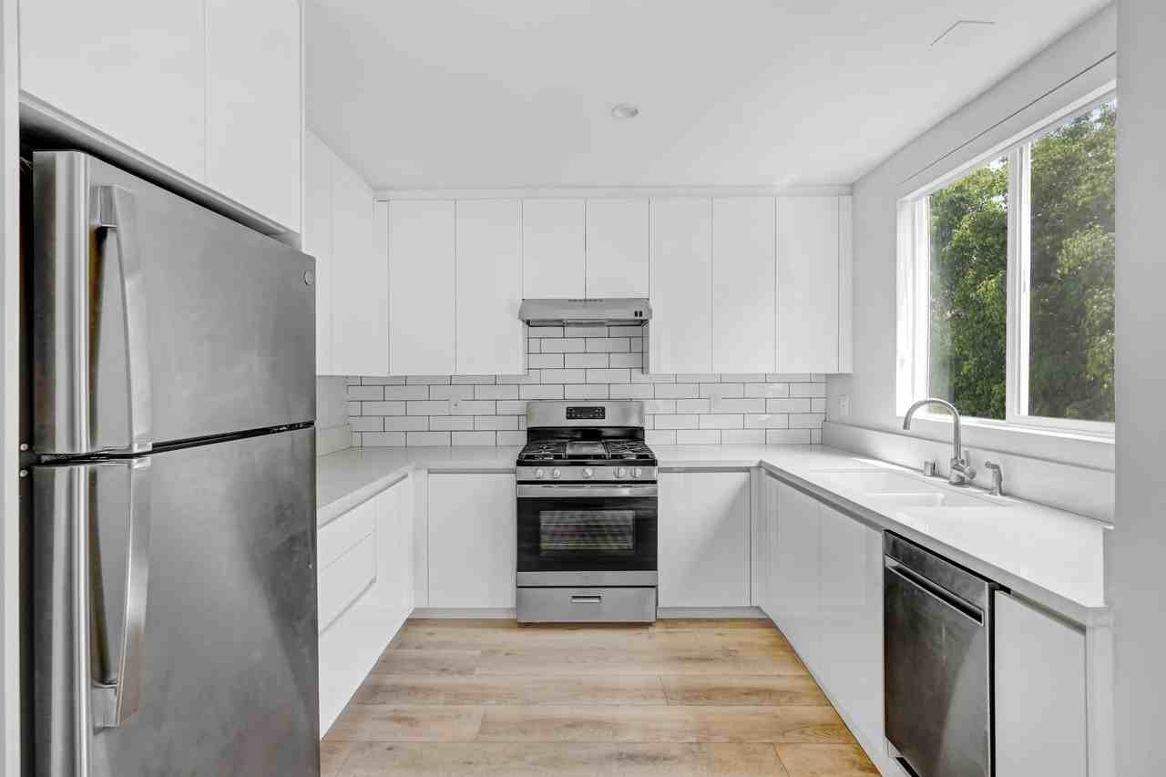 3240 Fay - Photo 4 of 32