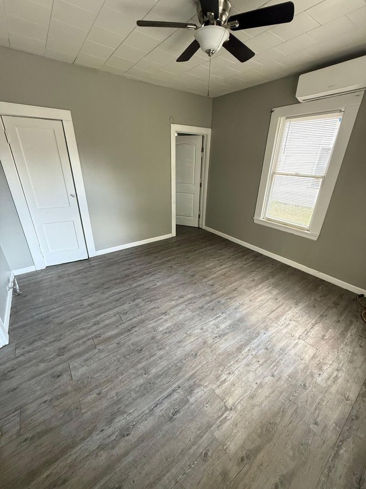 2530 Pierce St - Photo 4 of 8