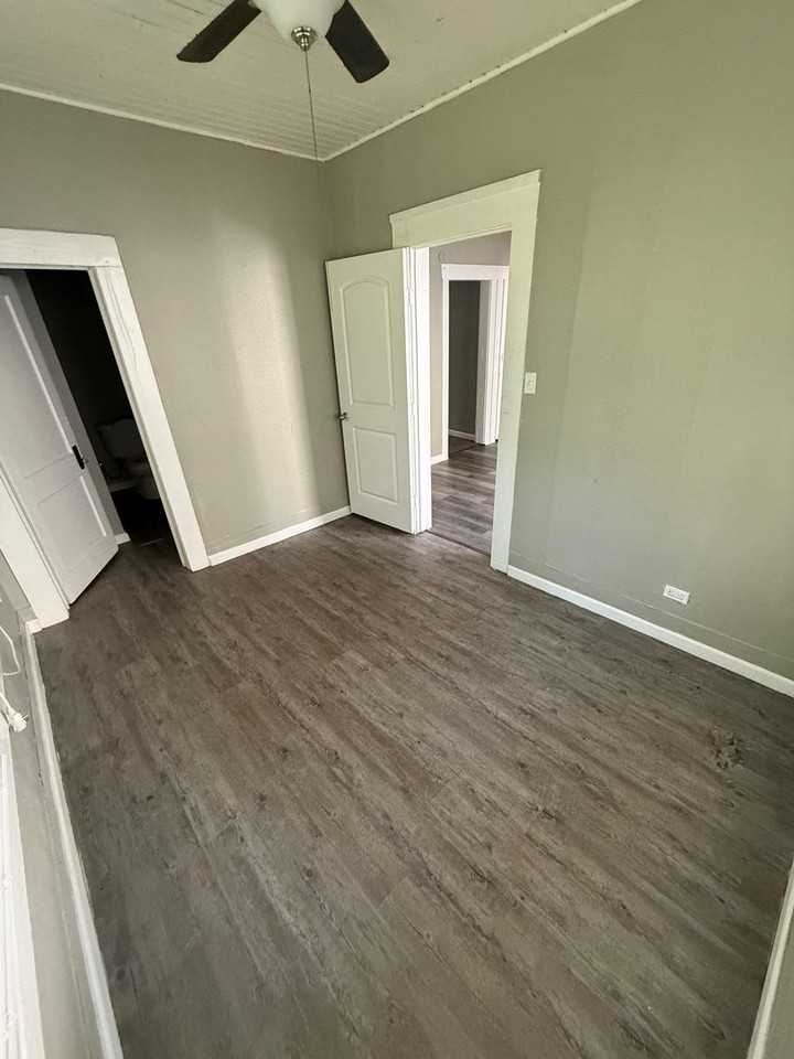 2530 Pierce St - Photo 5 of 8