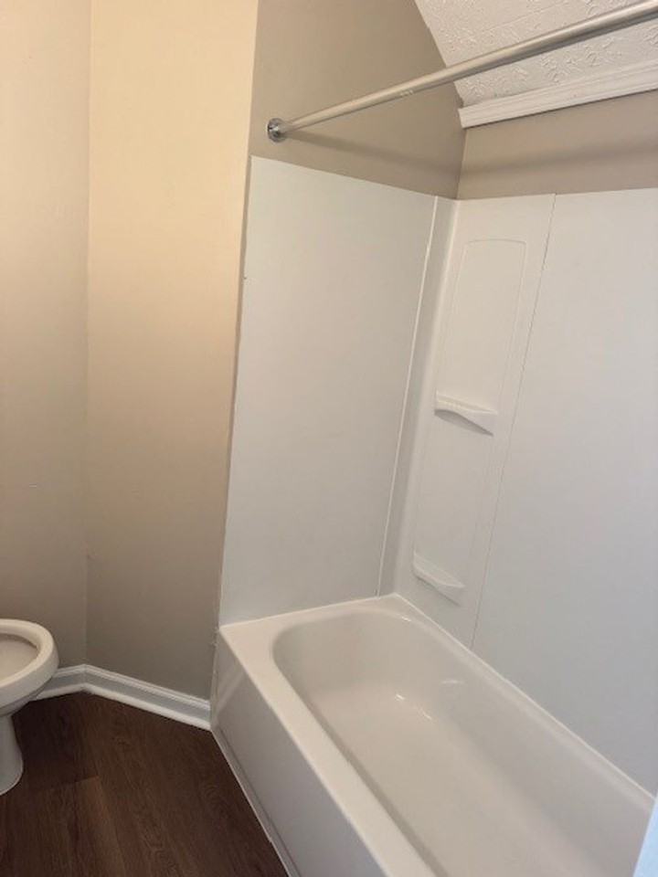 1247 Wright St - Photo 4 of 19