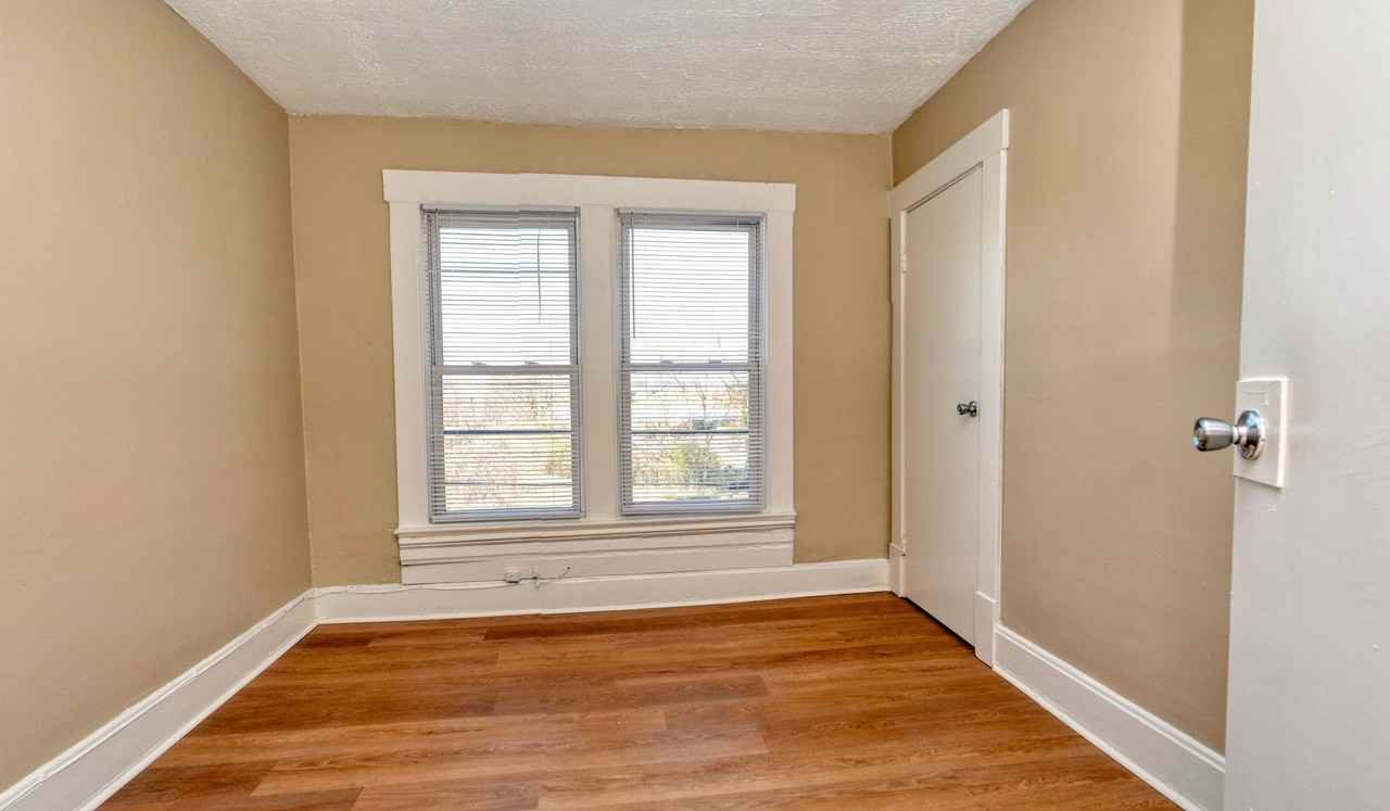 1247 Wright St - Photo 7 of 19