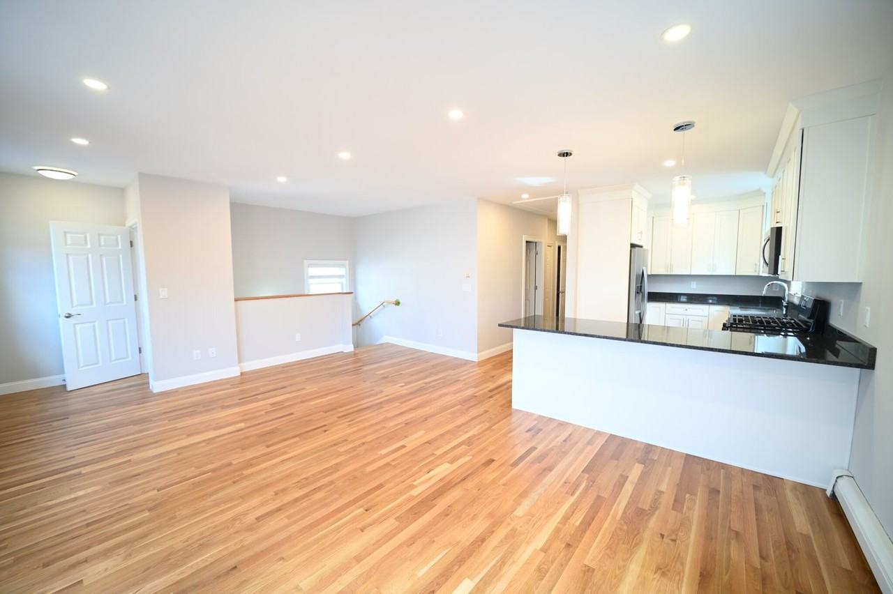 19B Roberts St - Photo 4 of 16