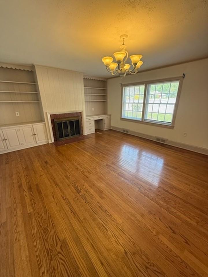 227 Lexington Rd - Photo 4 of 7