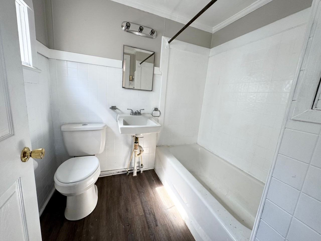 207 E Burgess St - Photo 3 of 6