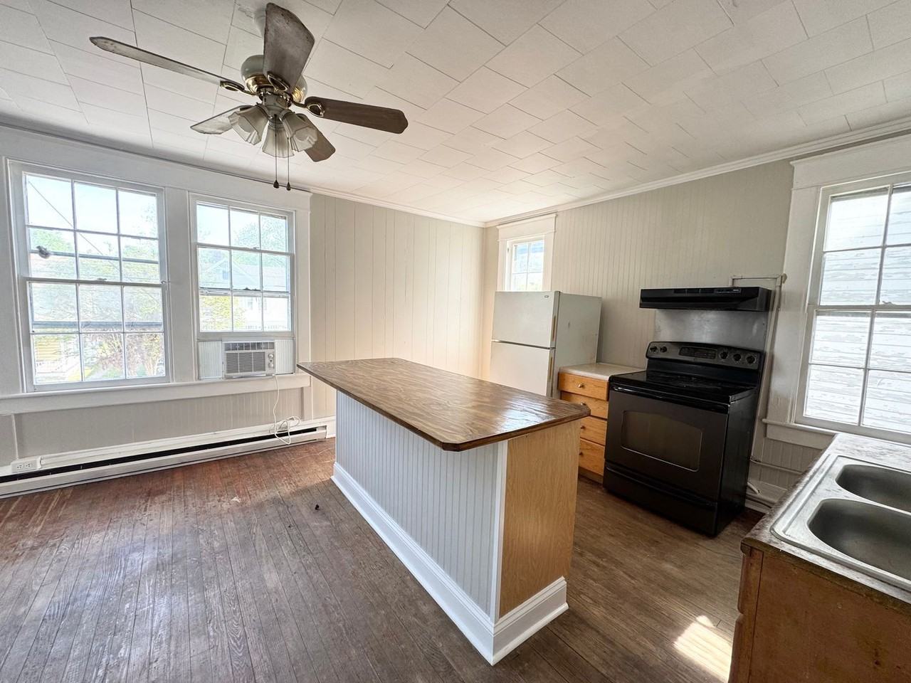 207 E Burgess St - Photo 6 of 6