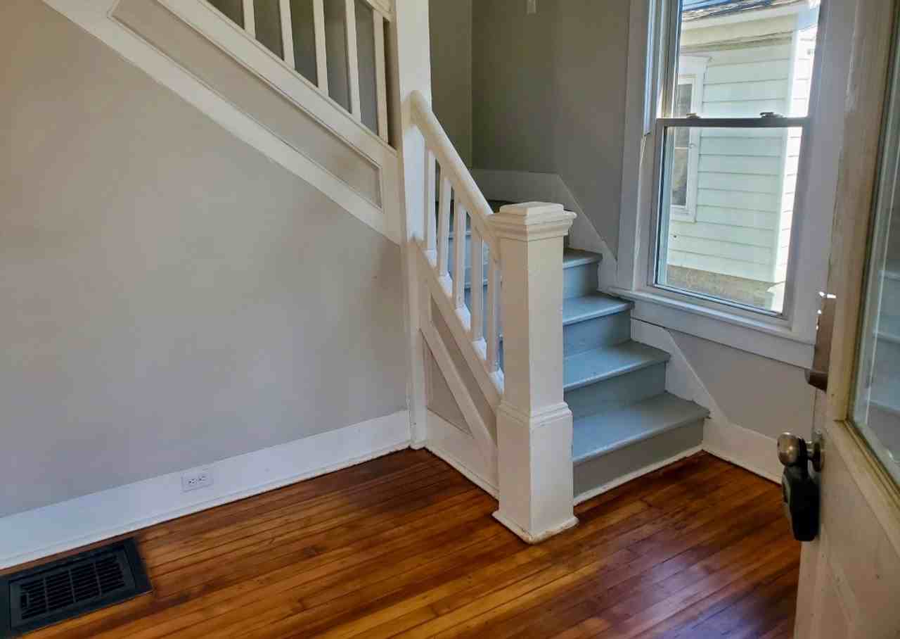 40 Clinton Ave - Photo 6 of 12