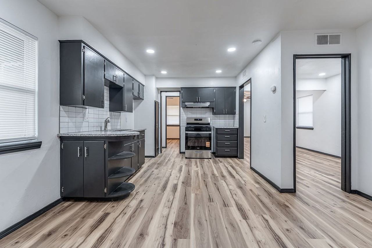 1501 Ne 33rd St - Photo 4 of 23