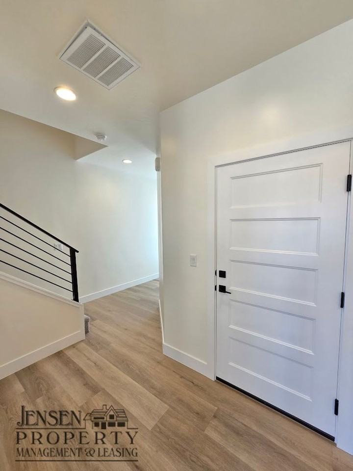 2302 E Malitsoh Way - Photo 7 of 29