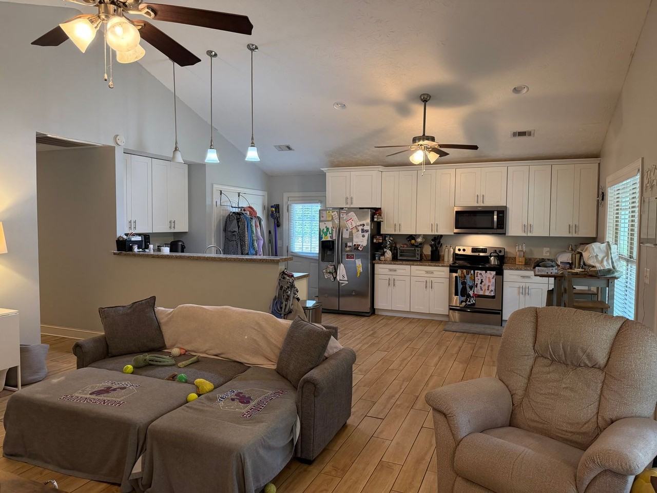 513 Greentree Ter - Photo 2 of 9