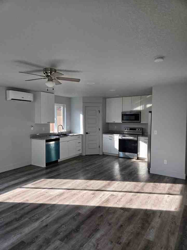 213 Oak St - Photo 6 of 22