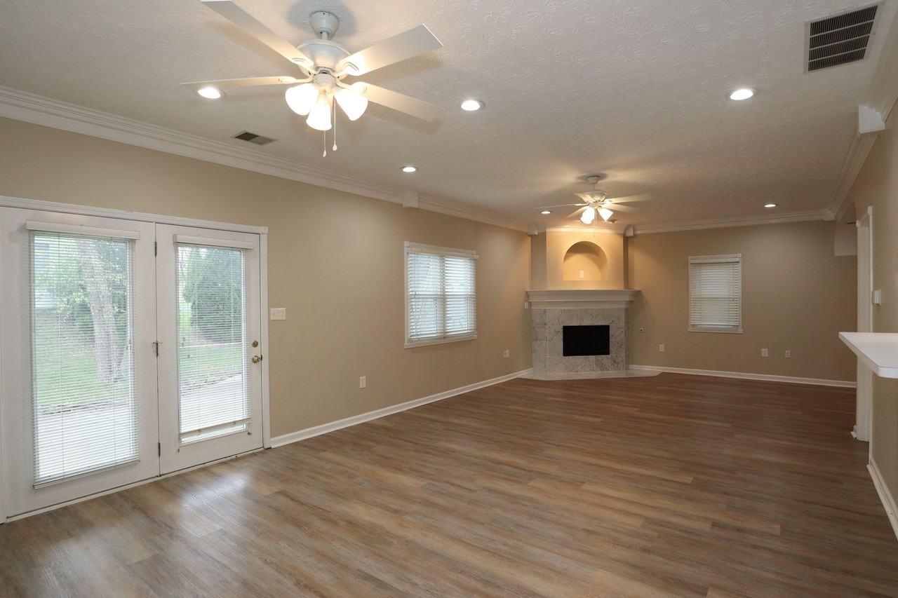 212 Walter St - Photo 5 of 29