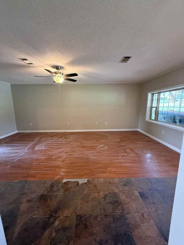 705 K St - Photo 3 of 9