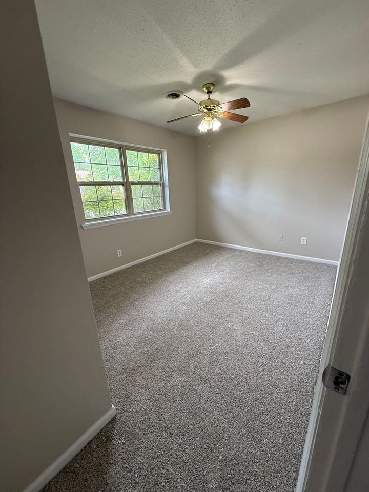 705 K St - Photo 5 of 9