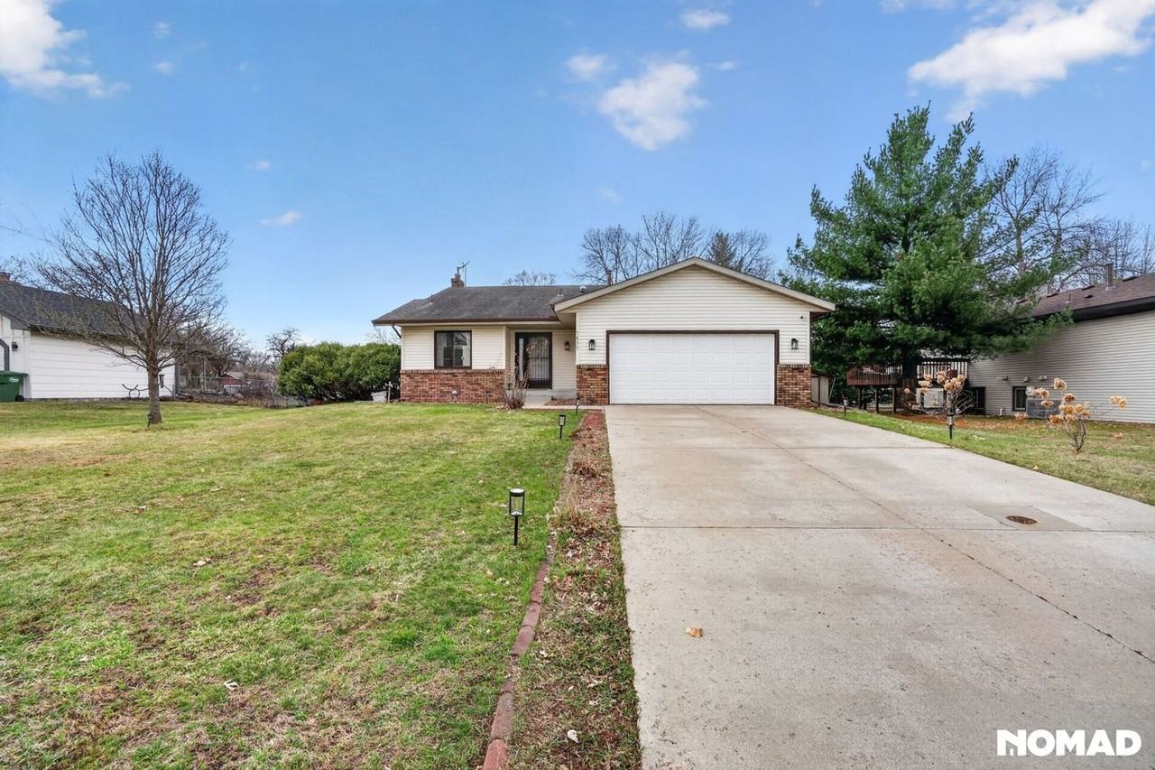 7633 83rd Ave N - Photo 2 of 39