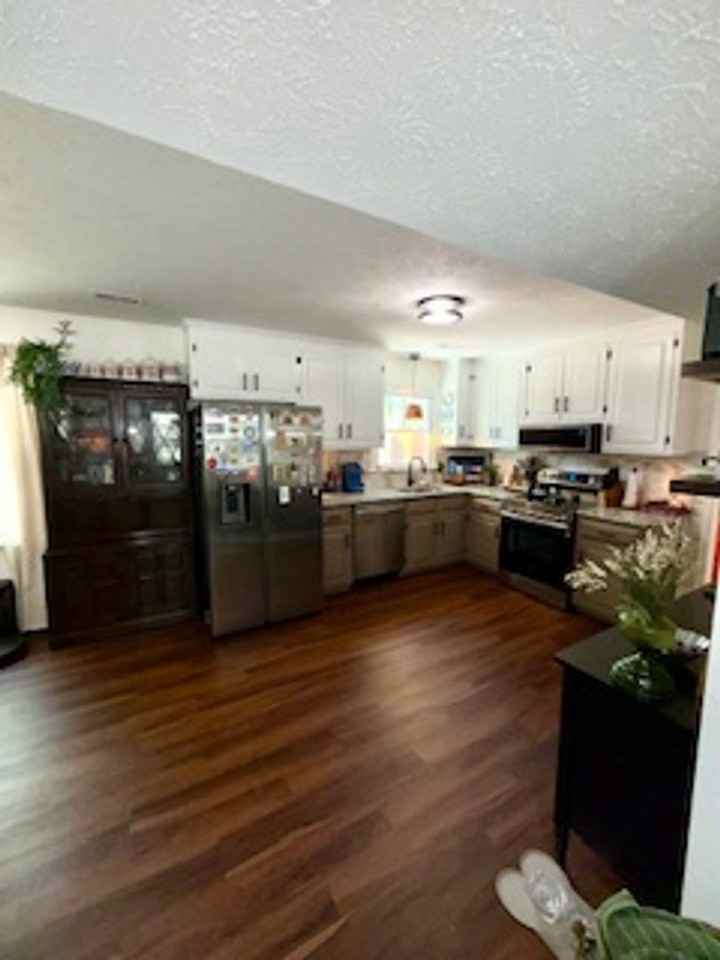 14305 Penrith Ln - Photo 5 of 17