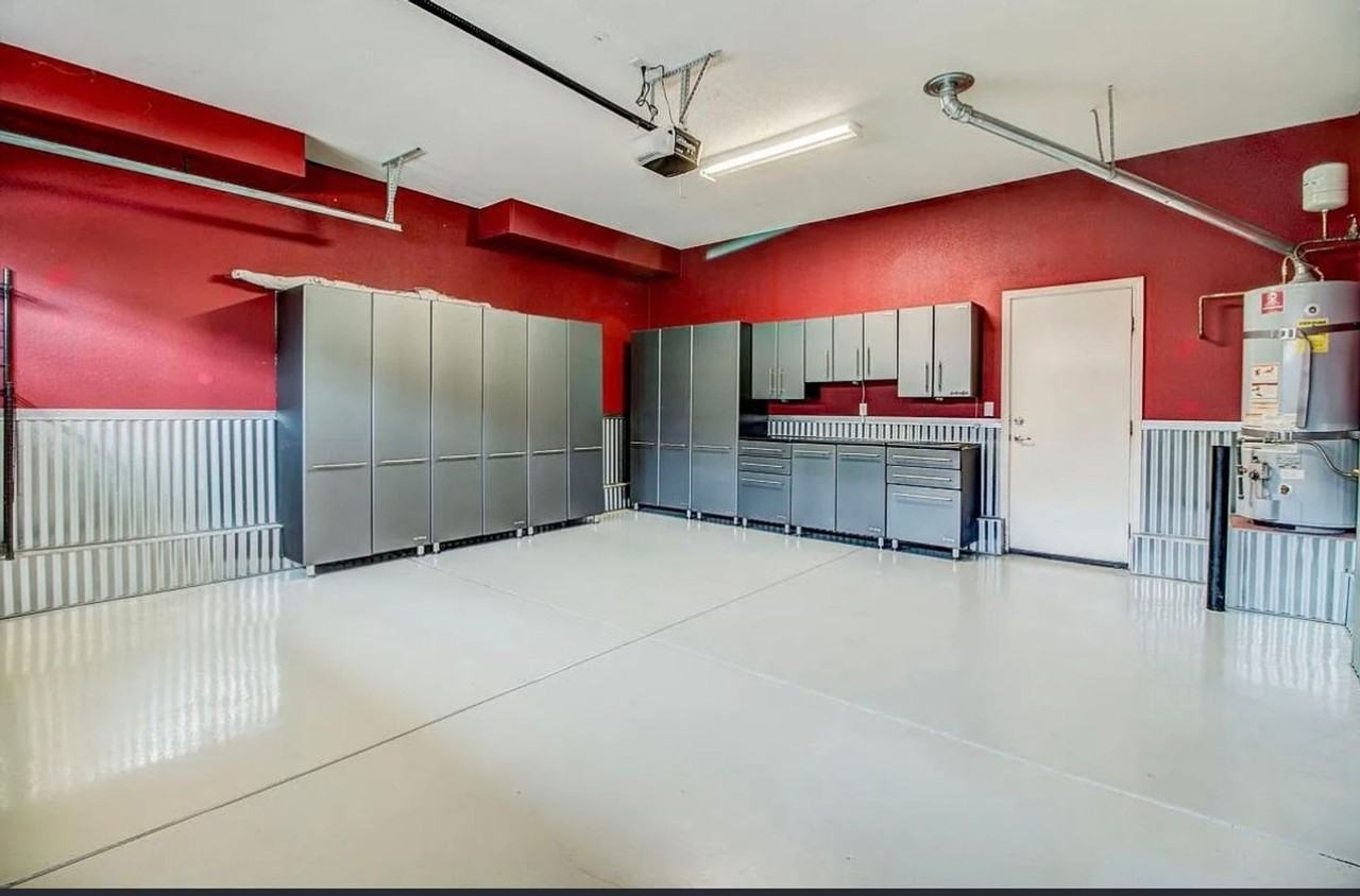 30 Sheen Ct - Photo 2 of 12