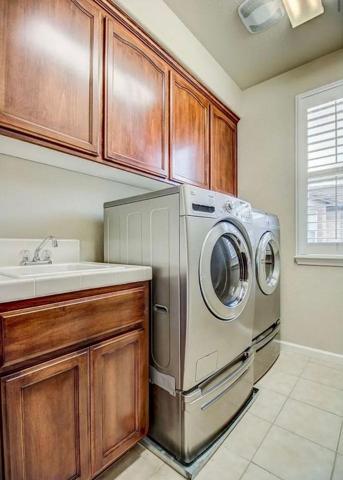 30 Sheen Ct - Photo 3 of 12