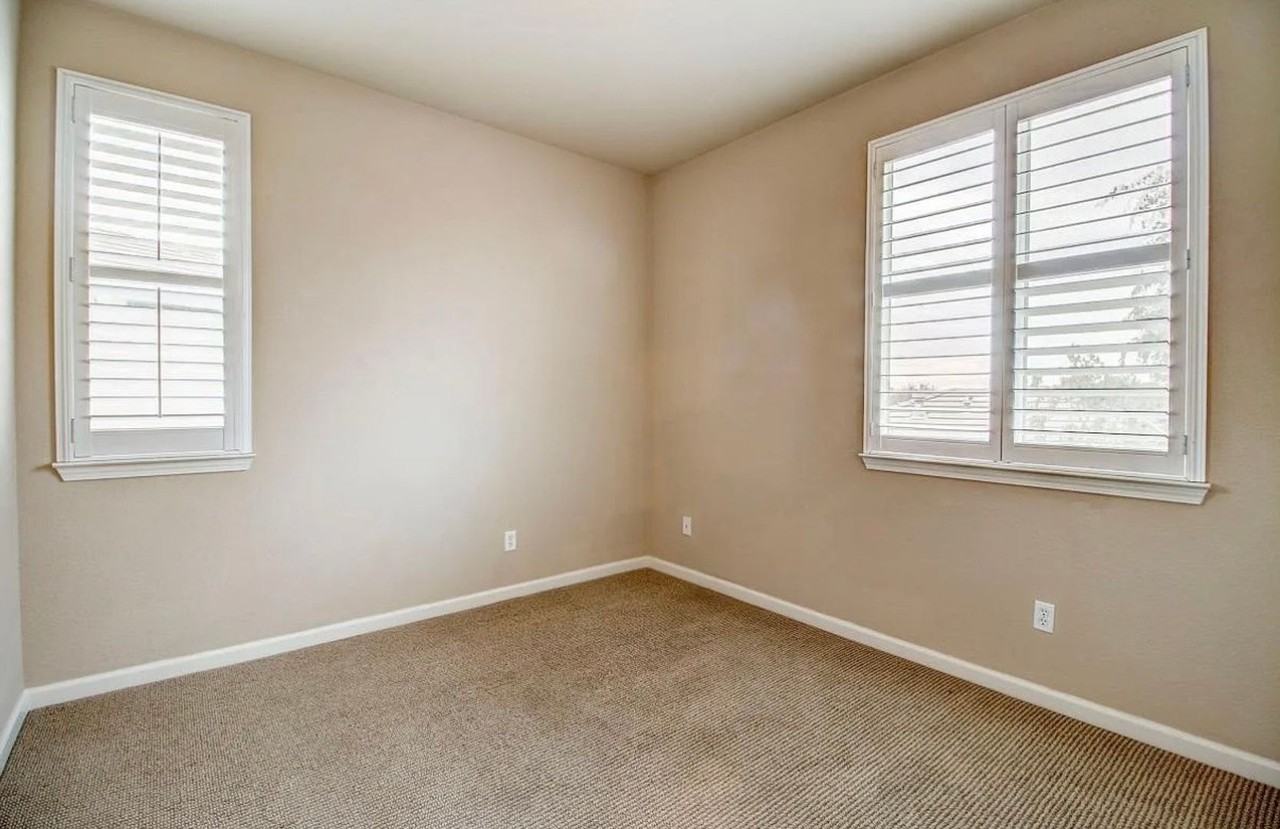 30 Sheen Ct - Photo 4 of 12