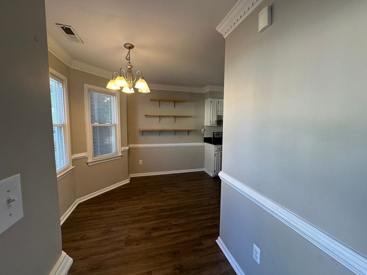 2023 Candlelight Dr - Photo 3 of 22