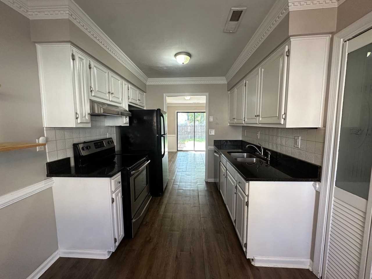 2023 Candlelight Dr - Photo 5 of 22