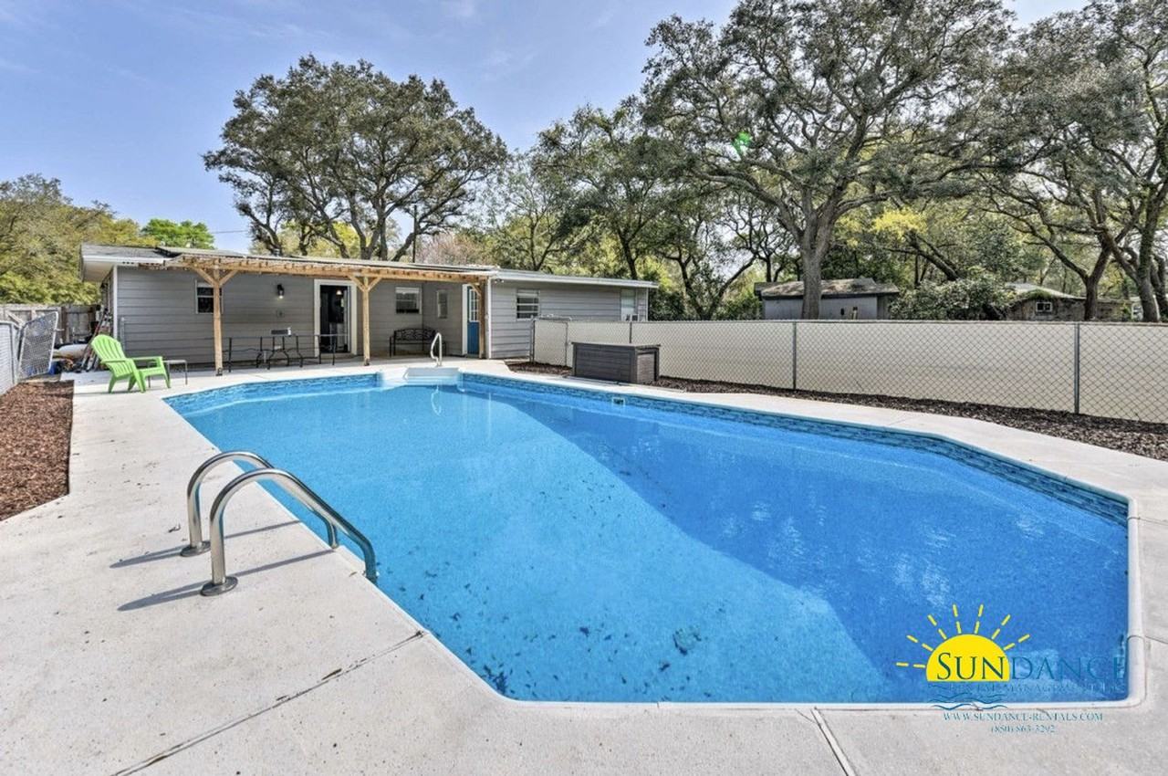 4 Spencer Ct - Photo 2 of 34