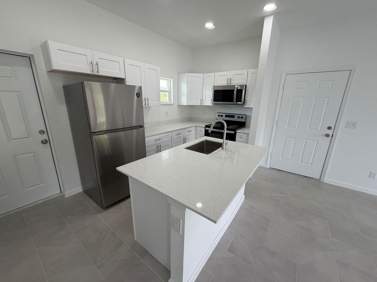 4218 E 30th St - Photo 2 of 11