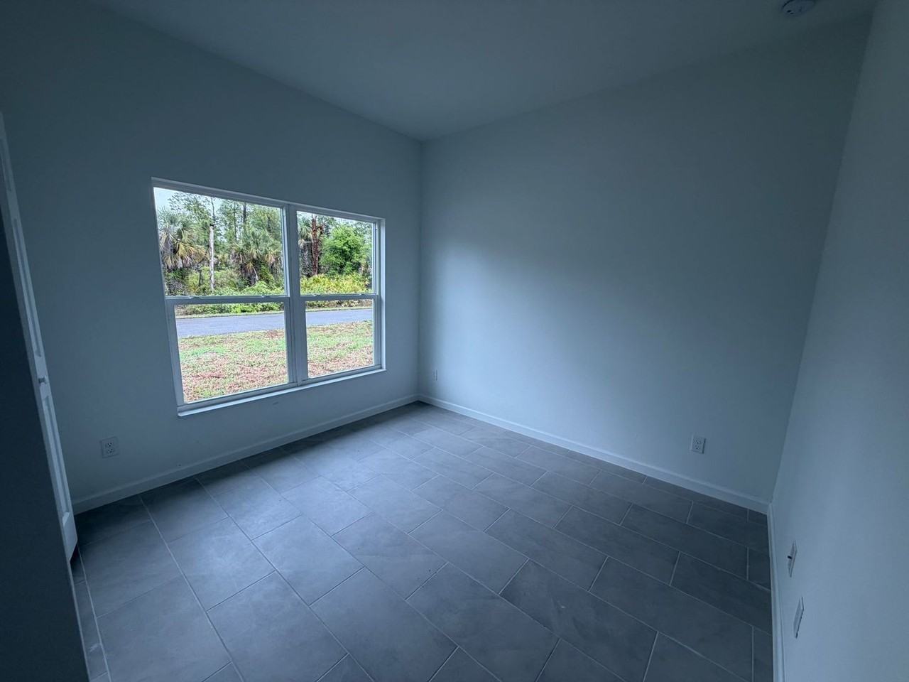 4218 E 30th St - Photo 3 of 11