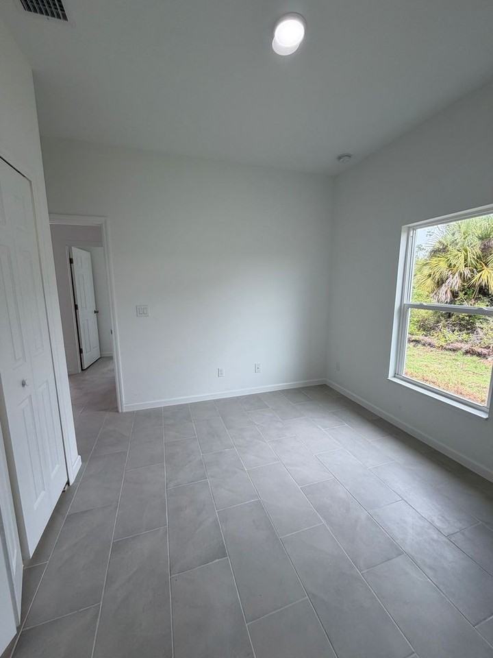 4218 E 30th St - Photo 5 of 11