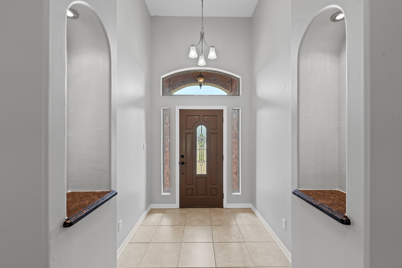 467 Drennan St - Photo 2 of 22