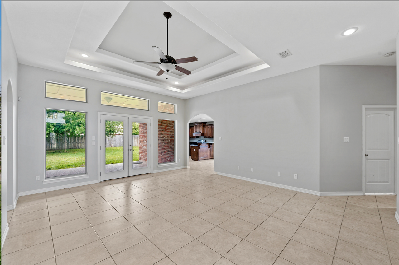 467 Drennan St - Photo 3 of 22