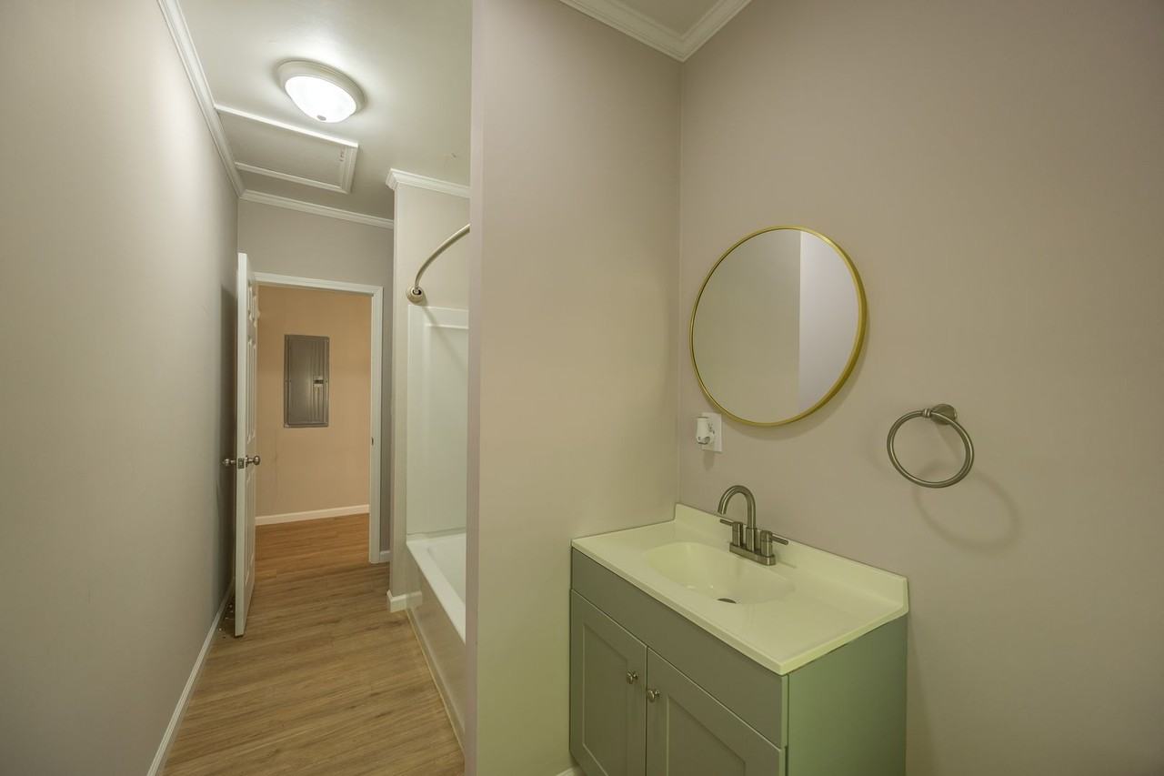 263 Georgia Ave - Photo 7 of 10